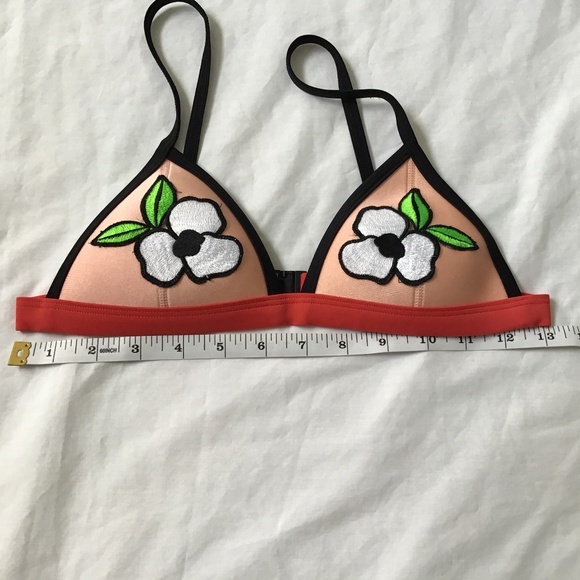 Triangl sz XS Flower bikini top - Picture 7 of 7